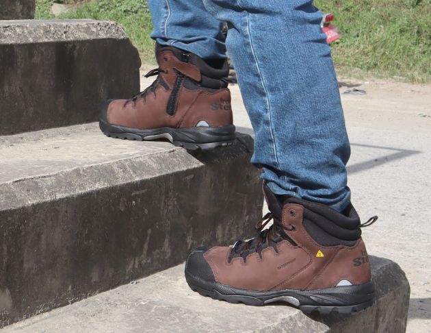 金翅靴  Gold Finch 側拉鍊防水絕緣安全鞋-棕色 4